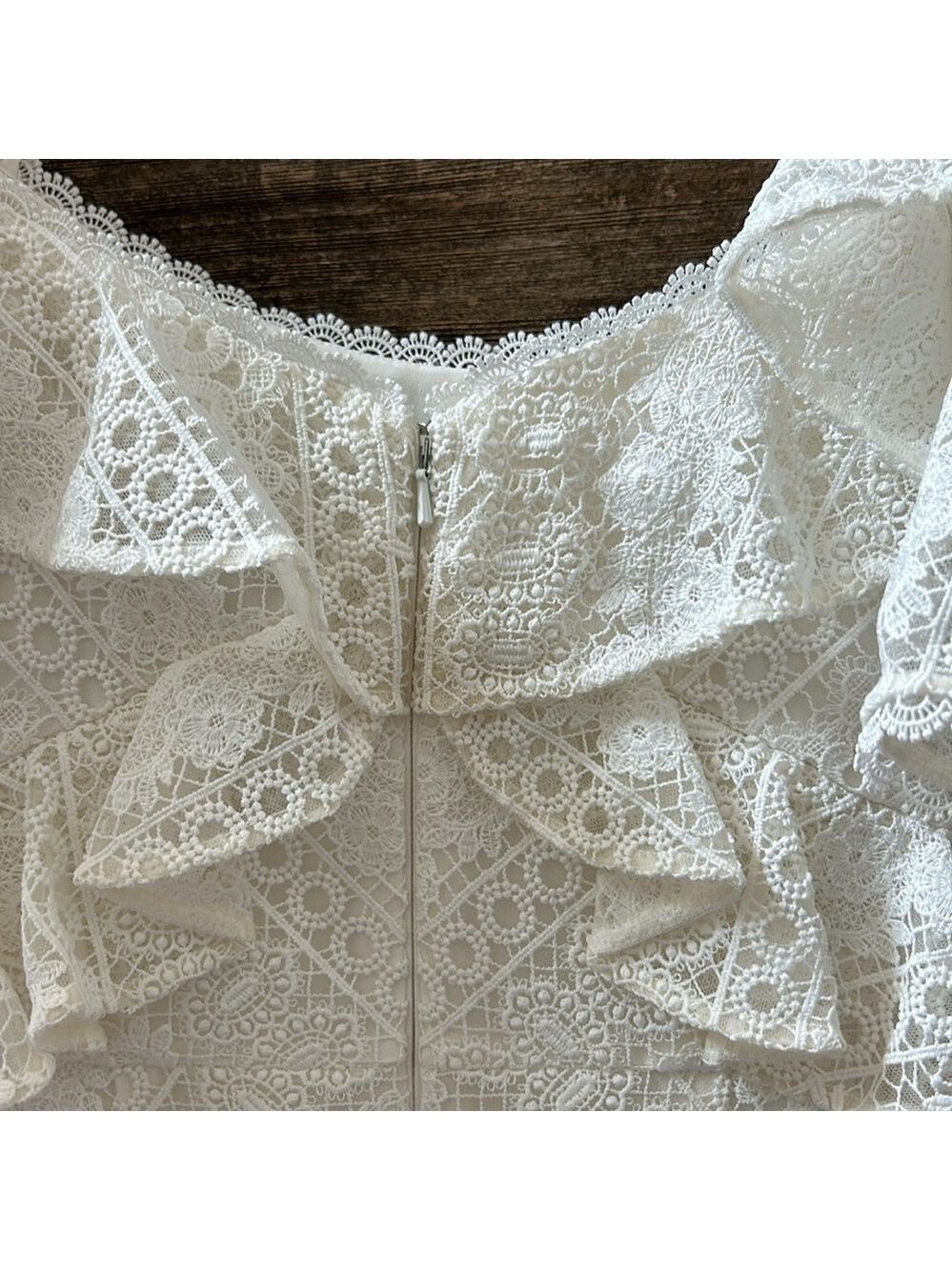 NWT Theia Margot Cold-Shoulder Lace White Dress, Size 4 - Picture 10 of 14